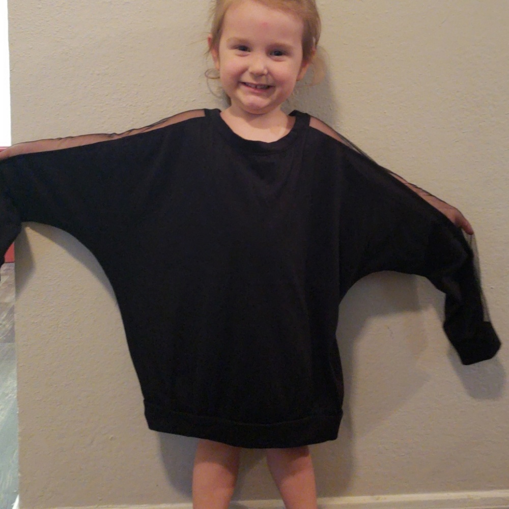 Black sweatshirt
